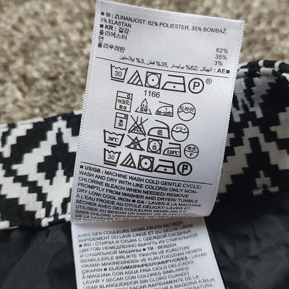 Women's‎ Banana Republic Size 8 Patterned Black & White Shorts - Picture 10 of 10